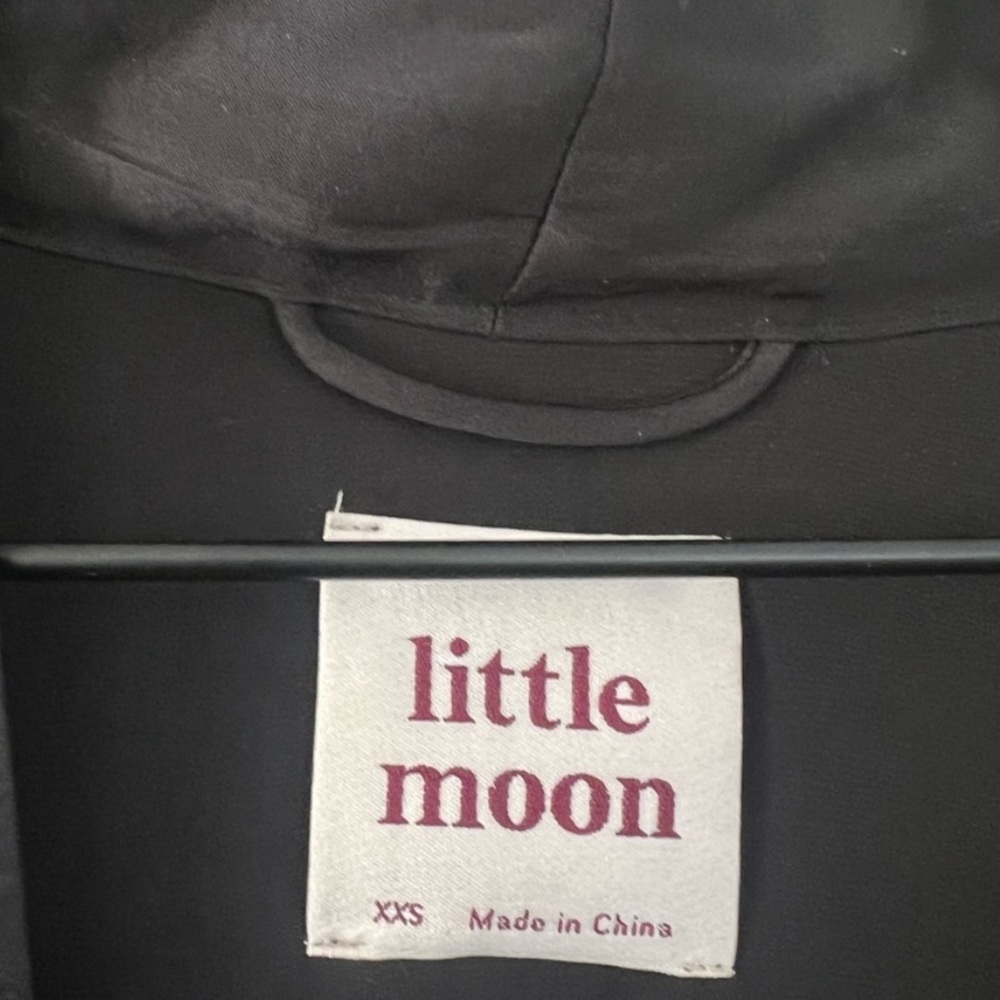 Little Moon Robe - Picture 2 of 3
